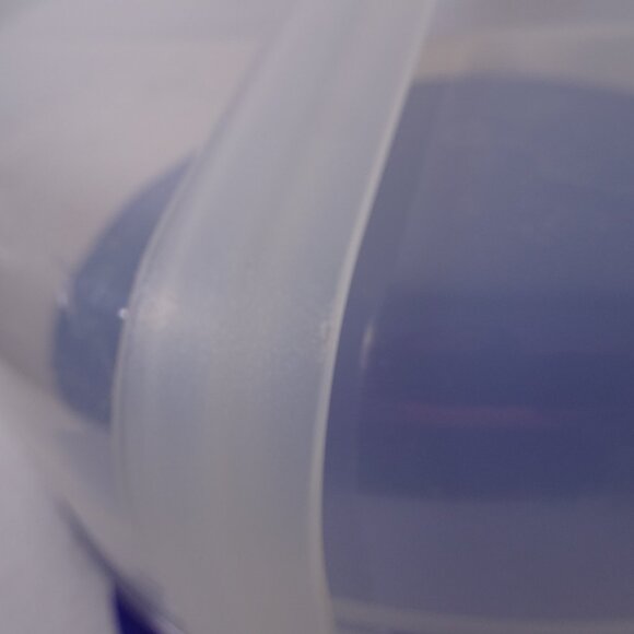 Tupperware Round Pie Taker Carrier Pie Holder Blue Locking Lid 3062C-2 - Picture 10 of 11